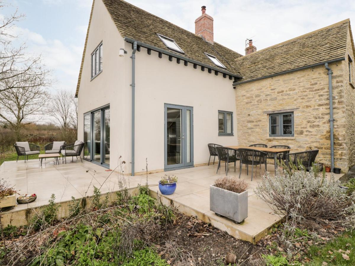 High Cogges Farm Holiday Cottages Witney Zewnętrze zdjęcie